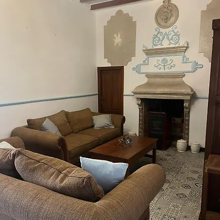 Casa Ellie Bed & Breakfast